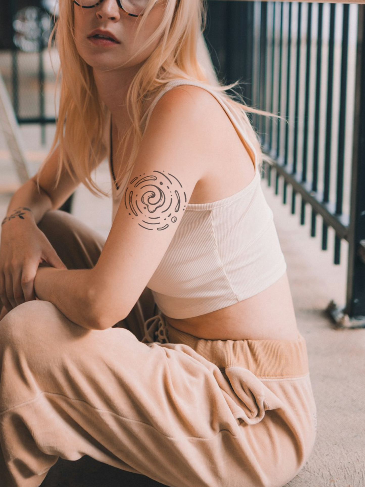 Fluid Circle temporary tattoo