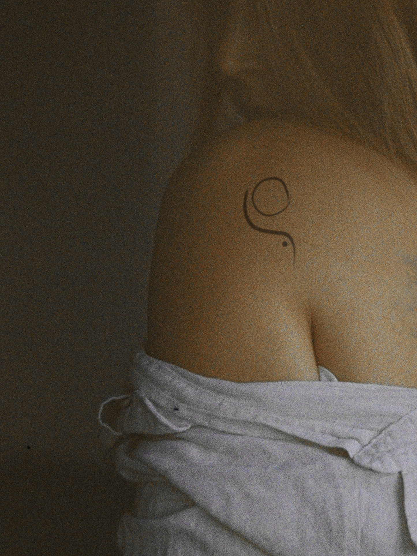 Moon Dot Line temporary tattoo