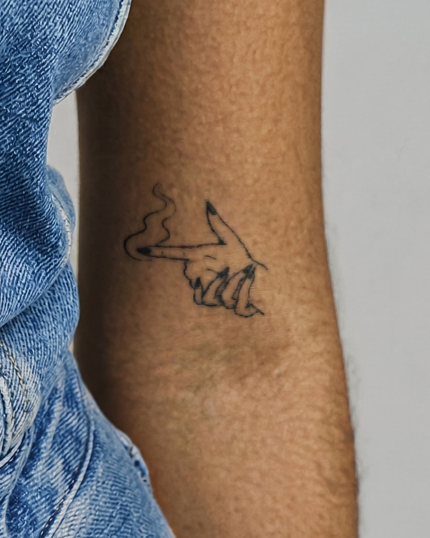 Pewww temporary tattoo